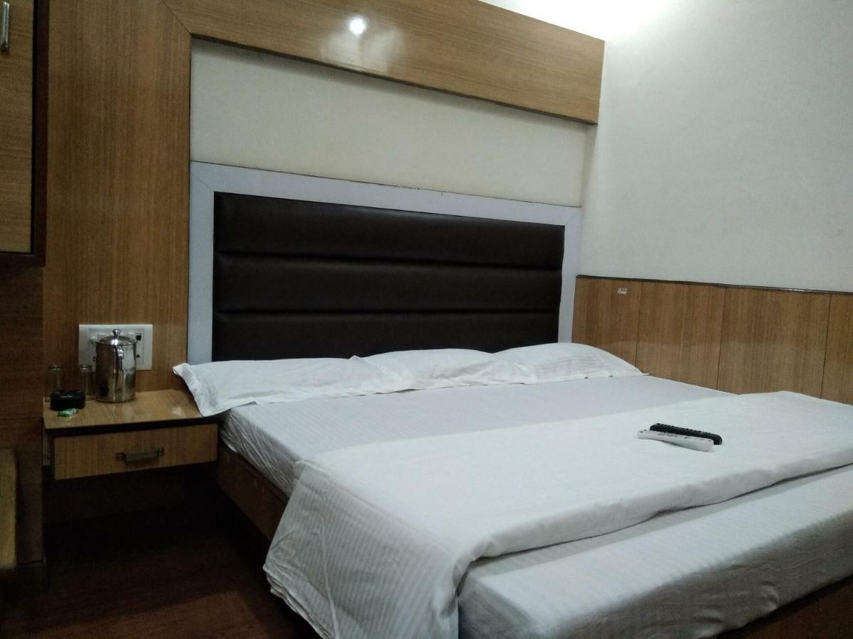 Silver Palace Hotel New Delhi Eksteriør billede