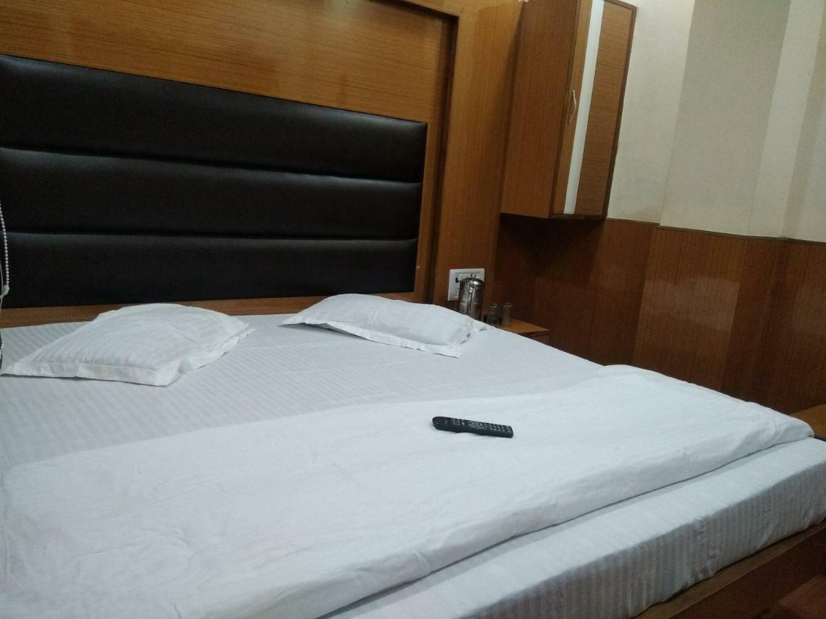 Silver Palace Hotel New Delhi Eksteriør billede